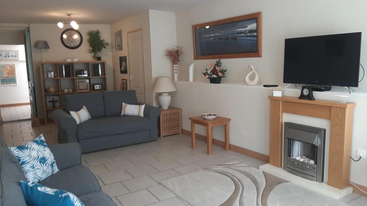 Maison En Ville Avec Terrasse Ensoleillee Et Wi-Fi Magnac-Laval ภายนอก รูปภาพ