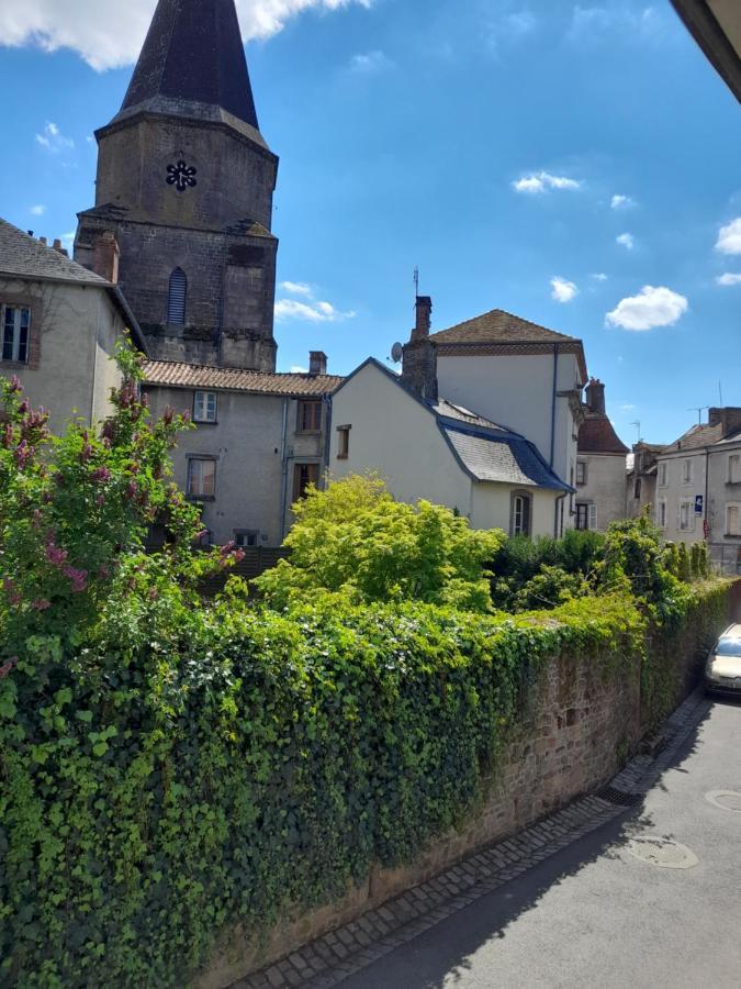 Maison En Ville Avec Terrasse Ensoleillee Et Wi-Fi Magnac-Laval ภายนอก รูปภาพ