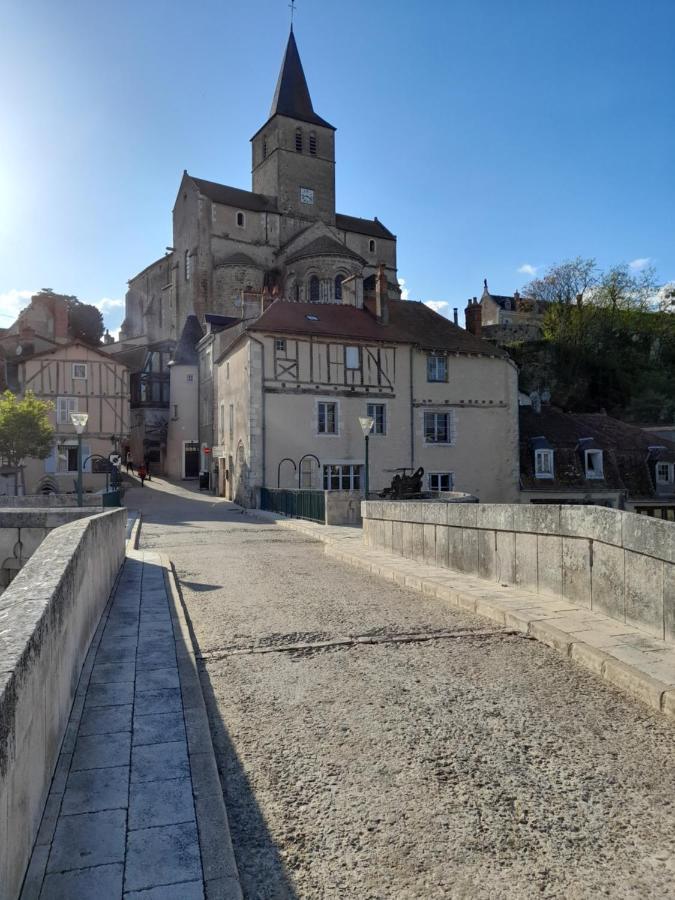 Maison En Ville Avec Terrasse Ensoleillee Et Wi-Fi Magnac-Laval ภายนอก รูปภาพ