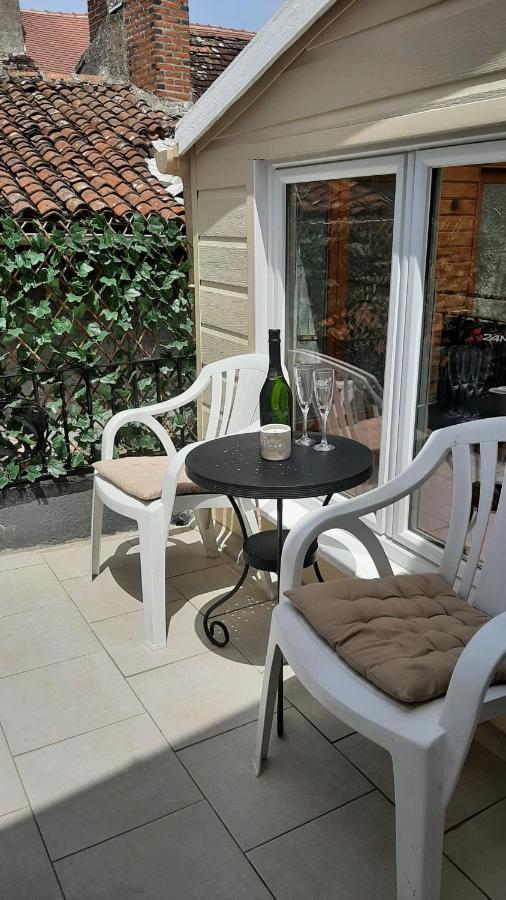 Maison En Ville Avec Terrasse Ensoleillee Et Wi-Fi Magnac-Laval ภายนอก รูปภาพ